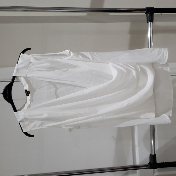 Danier, Size XL, Sleeveless white - Picture 1 of 3